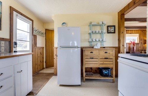 Yachats House | A Yachats Classic With An Incredible Ocean View, Tide Pools & Sandy Beach!
