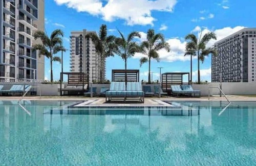 Doral Apartment | A1606B Cozy Lil' place in Downtown Doral