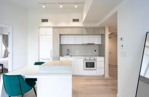 Downtown Montreal Apartment | AAA Location & Spacious 1 Bedroom with Panoramic View on the City
