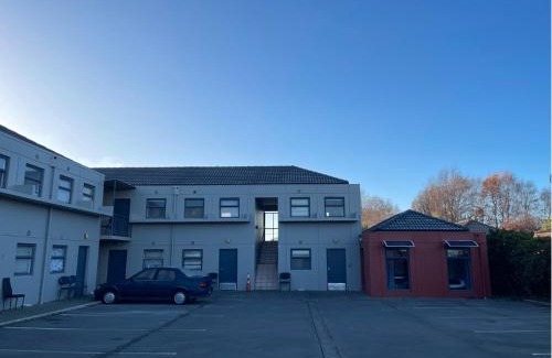 Redwood Hotel | AAA Northlands Motel