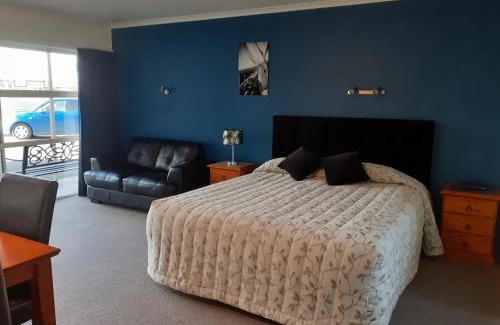 Oamaru Hotel | AAA Thames Court Motel