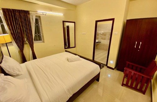 Ooty Hotel | Aakash Rooms and Cottages,