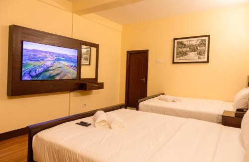 Ooty Hotel | Aakash Rooms and Cottages,