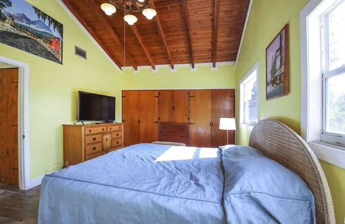 Saint James City House | Aaliyah`s and Amina`s Tropical Retreat unit 2 - Pine Island St James City