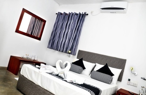 Peradeniya Bed & Breakfast | Aaranya Residencies