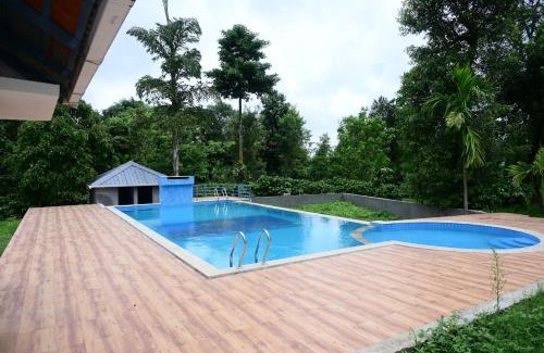 Somvarpet Resort | Aarna The Baane