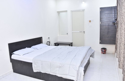 Ujjain Bed & Breakfast | Aatithya home stay