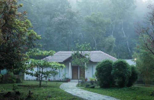 Lakkidi Hotel | Abad Brookside Wayanad