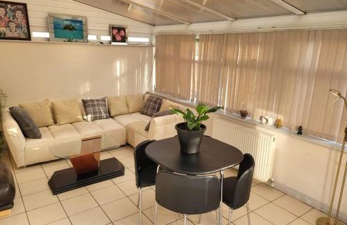 Northampton House | Abakwa white