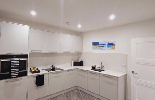 Reading City Centre Apartment | Abbey Corner by Nivaas 2 : One-Bedroom Premier Apartmentnn