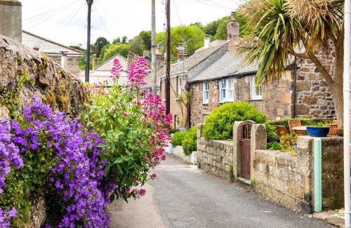 Mousehole House | Abbey Cottage, Close to Mousehole Harbour