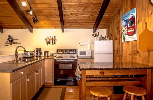 Intervale Ski Chalet | Abbott Brook Chalet A - Private Setting - 5 Mi From Storyland