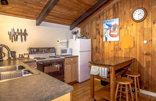 Intervale Ski Chalet | Abbott Brook Chalet A - Private Setting - 5 Mi From Storyland