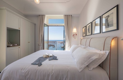 Amalfi Bed & Breakfast | ABBRACCIO Amalfi Boutique Retreat