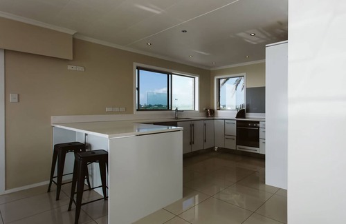 Bell Block Apartment | ABC ON WANAKA BAY SUPPORT LOCAL