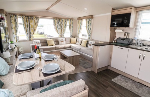 Towyn Cottage | ABCVAN, family friendly, with a garden in Towyn