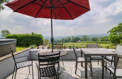 Lampeter House | Aberdauddwr