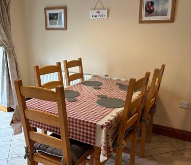 Aberystwyth House | Aberystwyth Ilar Cottage,