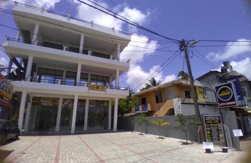 Hikkaduwa Hotel | Abhiman Hotel and Restaurant