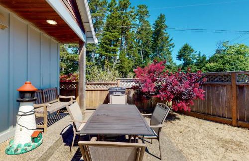 Manzanita House | Abode at the Beach MCA 104