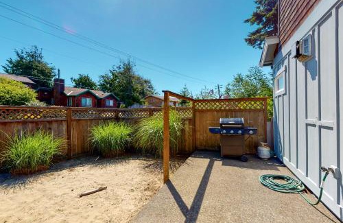 Manzanita House | Abode at the Beach MCA 104