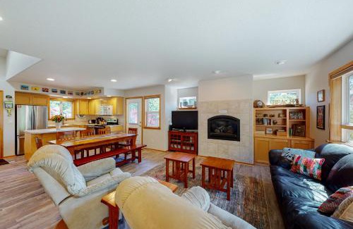 Manzanita House | Abode at the Beach MCA 104