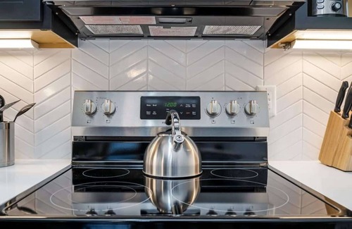 Salemtown Apartment | Abode | Germantown | ADA 2BR, Gated, Free Parking!