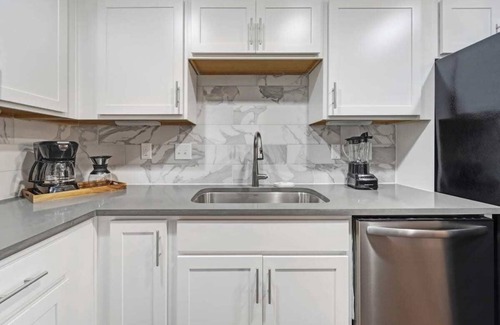 Salemtown Apartment | Abode | Germantown | ADA 2BR, Gated, Free Parking!