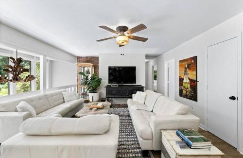 Fairview House | Above Asheville, Art House