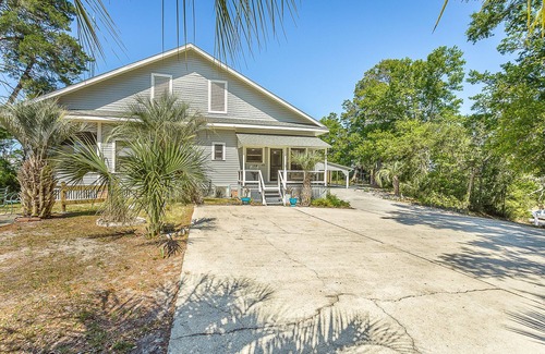 Carrabelle House | Above & Beyond- 2BR/2BA historic home in downtown Carrabelle