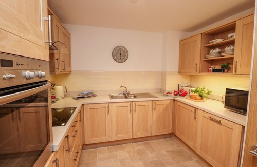 West Cliff Cottage | ABOVE & BEYOND, family friendly in Whitby