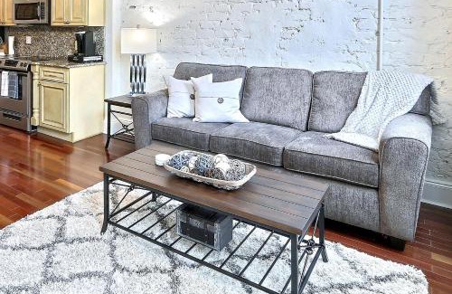Historic District - North House | Above Broughton St 3015B