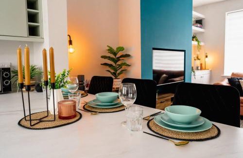 Skipton House | Above Rubies - Sawley Cottage, Canal, Cafes, Bars!