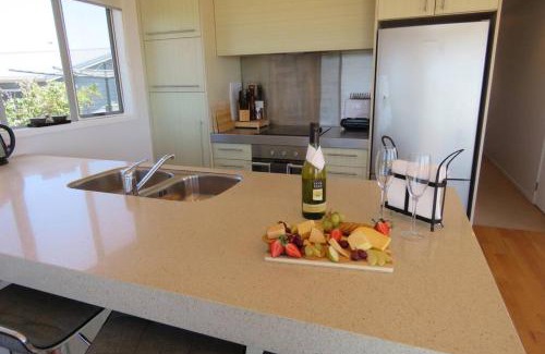 Karkari Peninsula House | Above The Bay