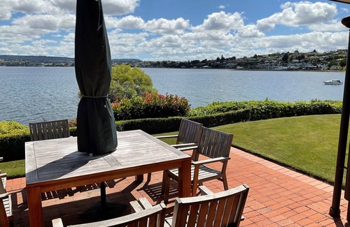 Two Mile Bay Apartment | ABSOLUTE LAKE FRONT yet PRIVATE