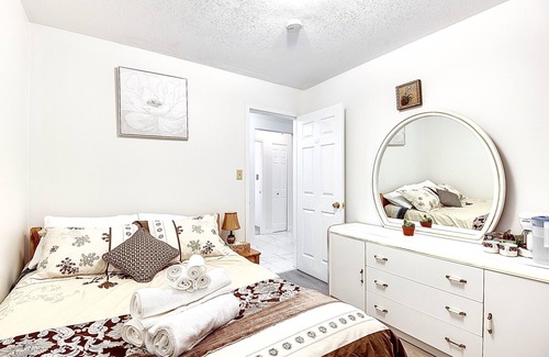 Riley Park-Little Mountain House | Absolute 2BDR Q E/Riley Park/Main/Cambie Garden Retreat/mins Downtown/Parking
