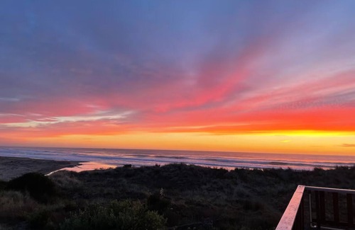 Riversdale House | Absolute Beach Front Bach