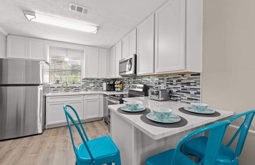 Open Sands House | Absolute Beach: Coastal Retreat Only 700FT 2 Beach, BBQ, + FREE Activities!
