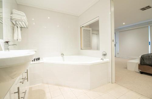 Korora Resort | Absolute Beachfront Opal Cove Resort