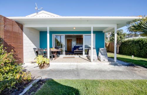 Waimarama House | Absolute Beachfront - Waimarama Holiday Home
