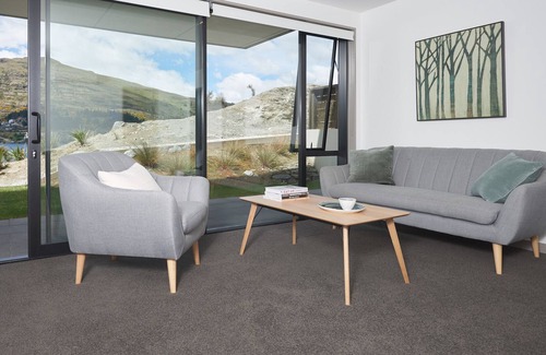 Queenstown Cottage | ABSOLUTE LAKEFRONT - QUEENSTOWN APARTMENT in Queenstown