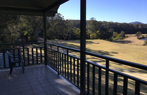 Longreach Ski Chalet | Absolute Waterfront - Grevillea Chalet At Shoalhaven Lodge