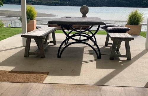 Raglan House | Absolute waterfront