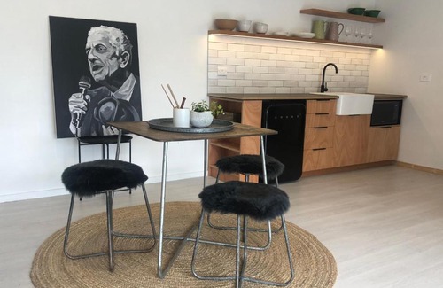 Raglan House | Absolute waterfront