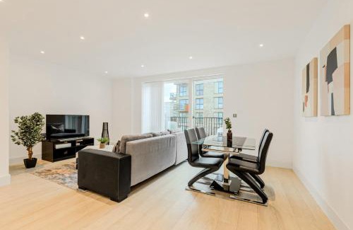 Park Royal Apartment | Absolutely Stunning 1BR flat, 20 min to the Centre