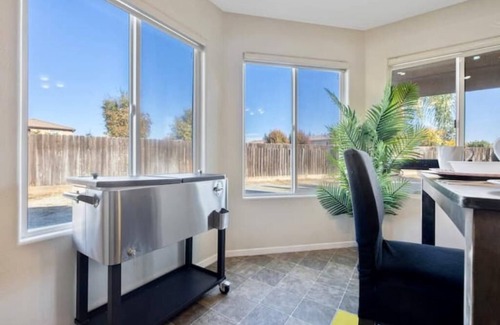 Visalia House | Abundant 3B/2b House Pet Friendly