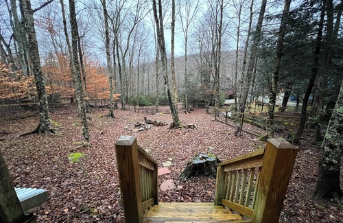 Beech Mountain Cabin | Abundant Acres Retreat 5 minutes from first chair on Beech Mountain, sleeps 9