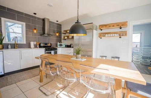 Atlantic City Apartment | AC Beach House 8BR 4BA 4000 SqFt Big Groups