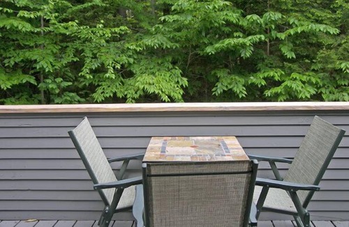 Lincoln House | AC/FP, deck, swim club, near Loon, ski shuttle. V35MN by LRS