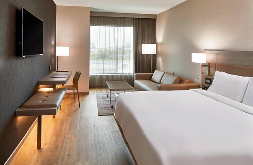 Orange Hotel | AC Hotel by Marriott Cleveland Beachwood